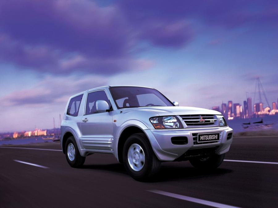  Mitsubishi Pajero 3-Door III 1999 года  (фото 4 из 12)